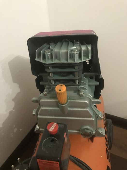 Продам компрессор 50л