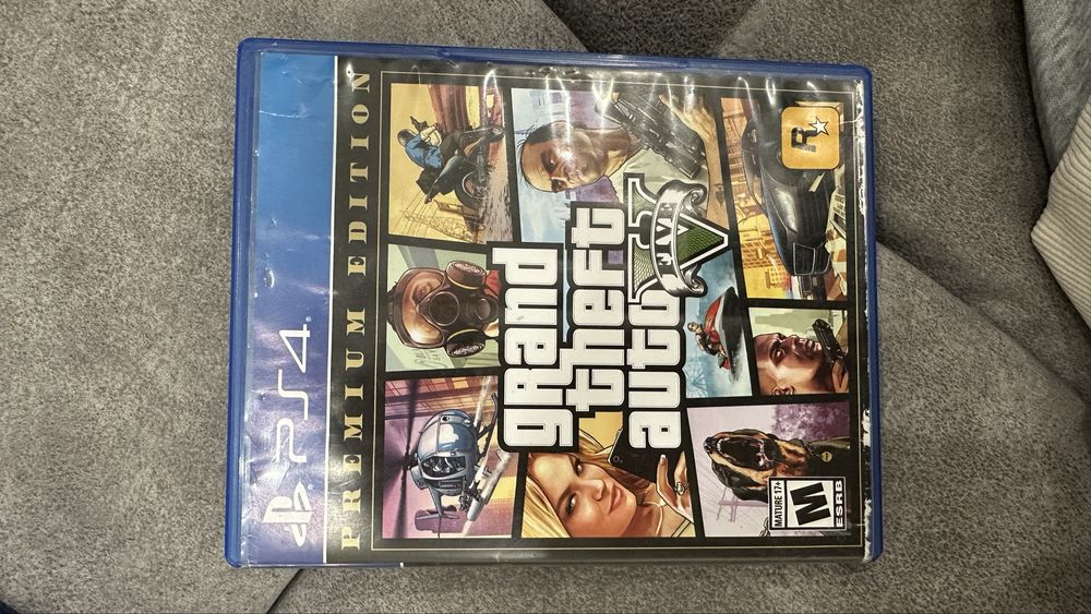 Продам Play station 4