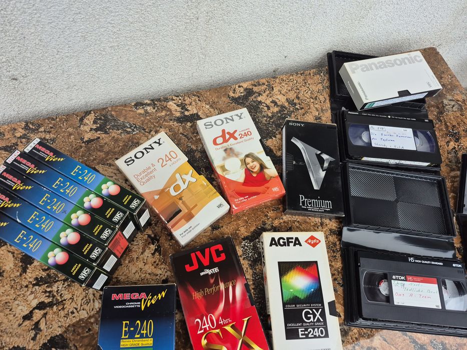 Vând colecție 15 casete originale,Sony,Agfa,Mega view 240 minute filme