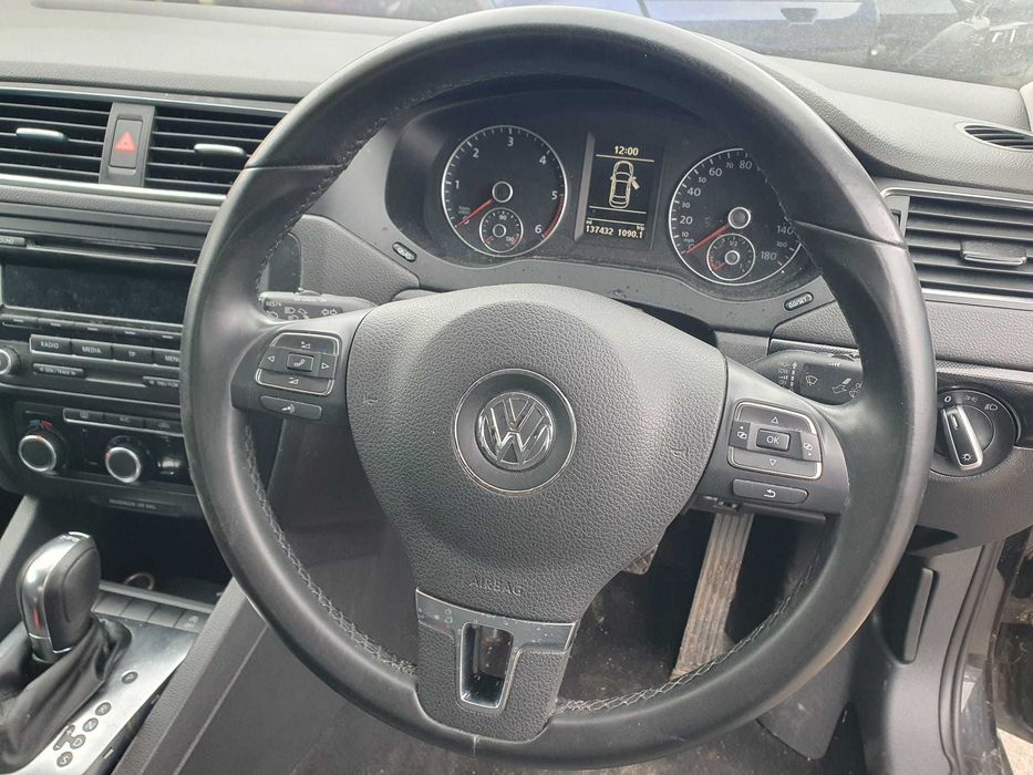 Dezmembrez Volkswagen Jetta 1.6 tdi 2013