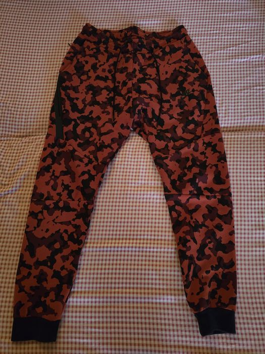 Trening Nike Tech Fleece Red Camo