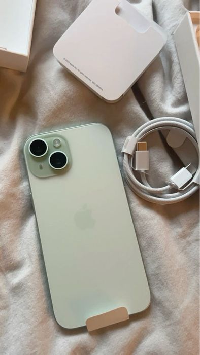 iPhone 15 в отличном состоянии, оригинал, срочно