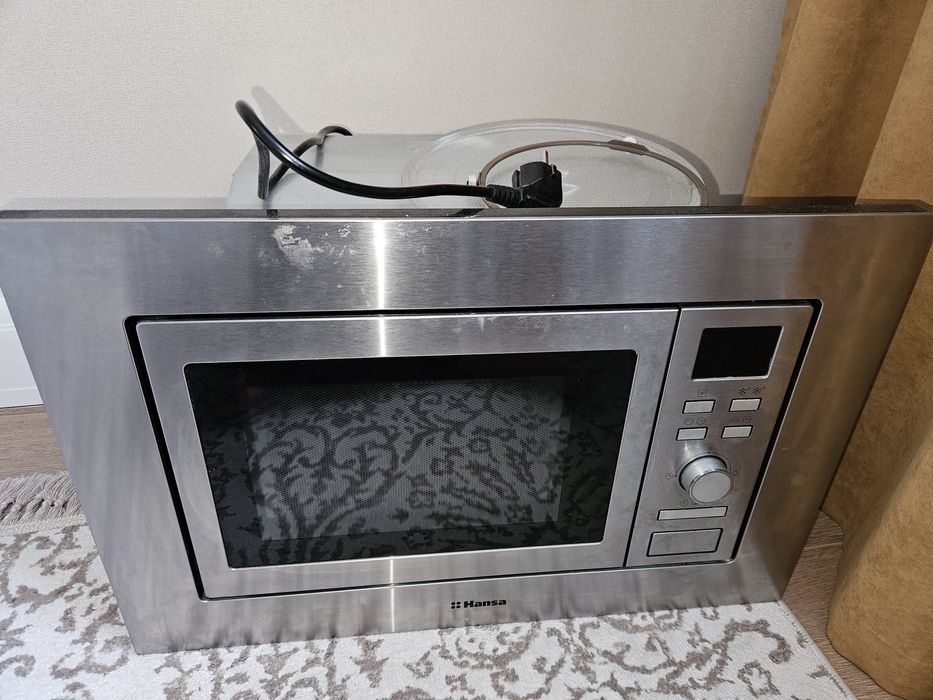 Микроволновка Hansa