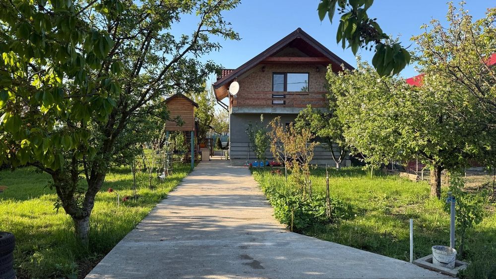 Casa de vânzare in  Marculesti