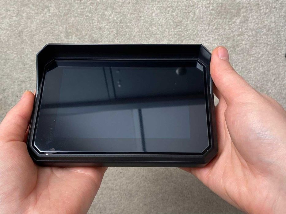 Мотоциклетен 5" IPS сензорен екран с безжичен CarPlay и Android Auto