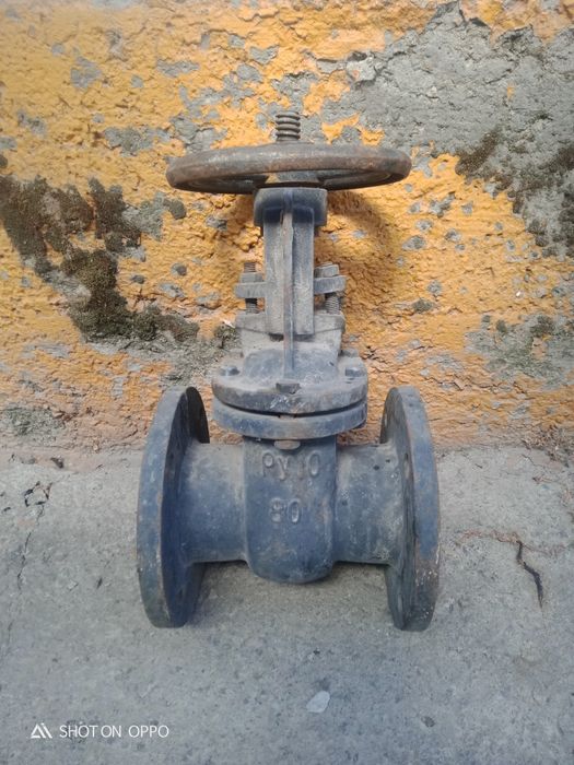 Задвишка чугунный