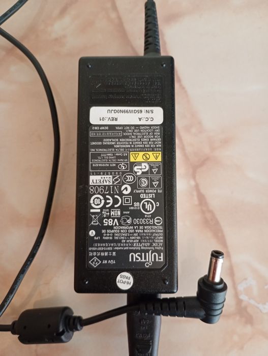 Зарядно за FUJITSU S 935