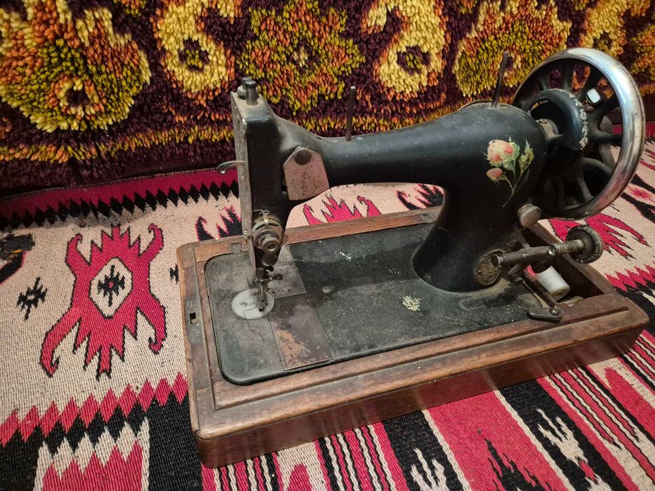 Стара шевна машина SINGER