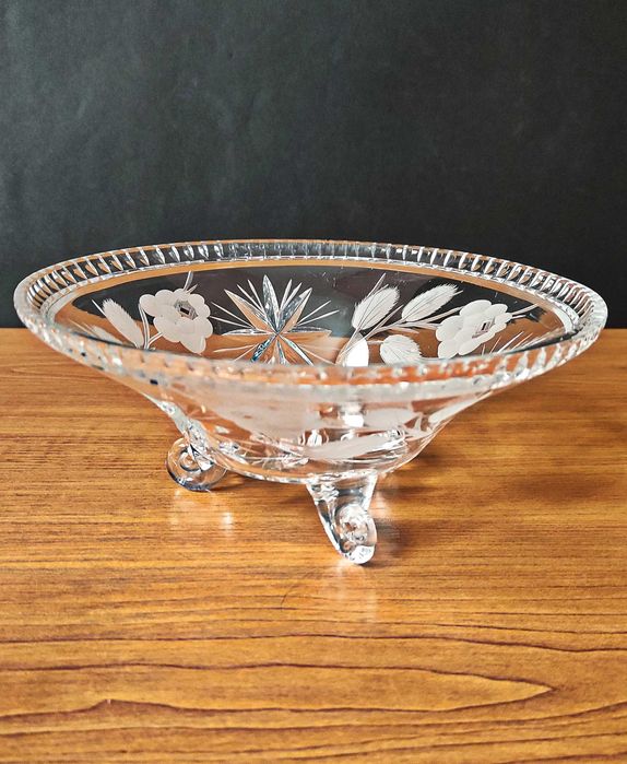 Кристална купичка на крачета