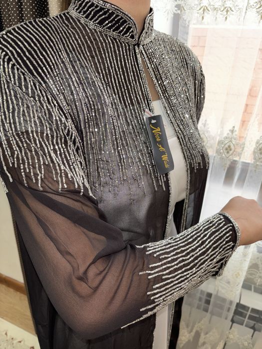 Абайка с бисарами в черном цвете