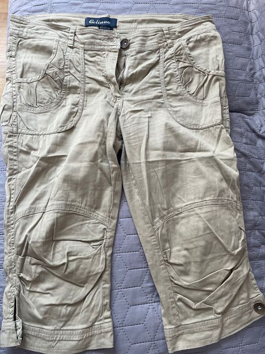 Vând pantaloni scurti dama