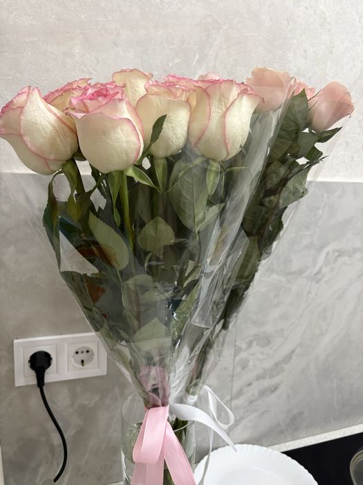 Продам цветы подарили час назад