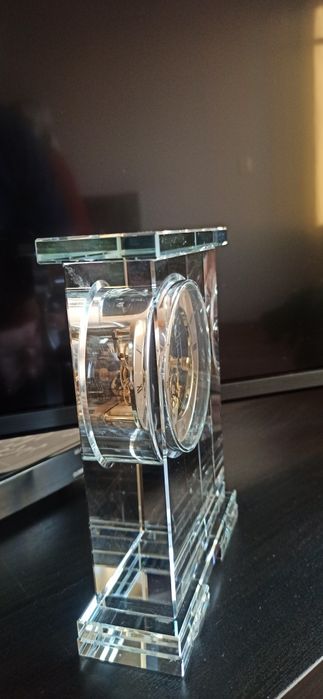 Продам настольные часы.