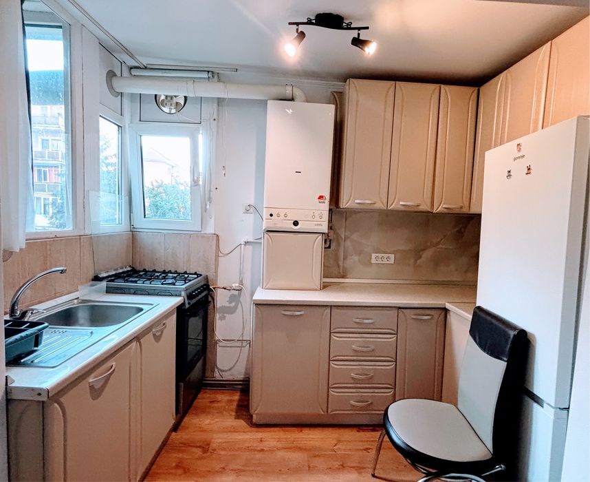 Apartament de inchiriat 3 camere etaj 1 in centrul orasului  Sebes