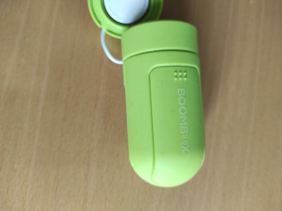 Оригинална преносима  аудио колонка BOOMBOX в атрактивен зелен цвят