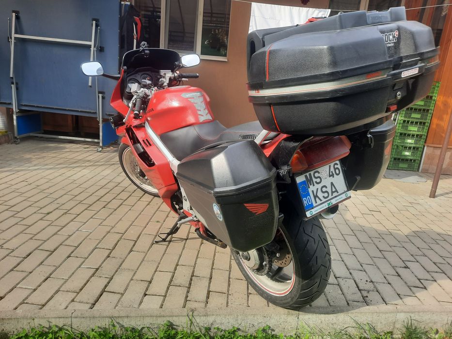 Motocicletă Honda VFR 750F
