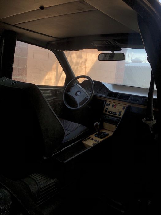 Продам машину Мерседес 124 2.0