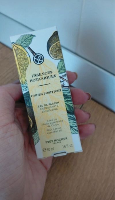Eau de  Parfum Onders Positives .Yves  Rocher !