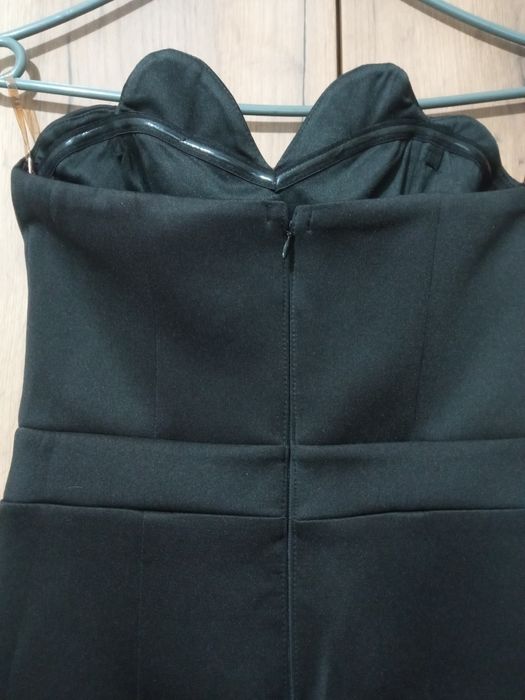 Официална рокля на Lipsy