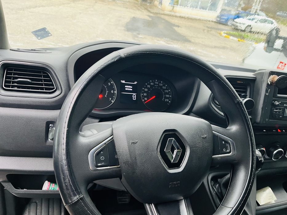 Продавам Renault Master – 2021 г., падащ борд, брезент