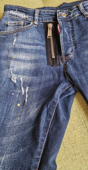 DSQUARED2 дънки
Размер 48 М