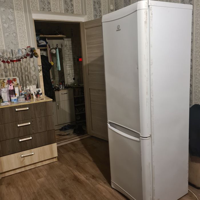 Продам холодильник  Индезит в рабочем состоянии