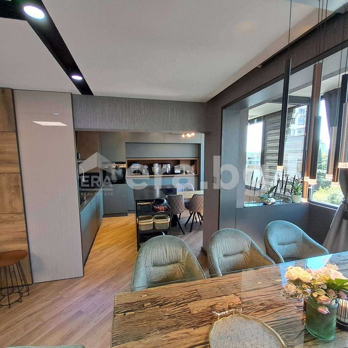 Продава се Четиристаен апартамент в Варна, Център - 123 кв.м за 2846 €/кв.м - Снимка #2