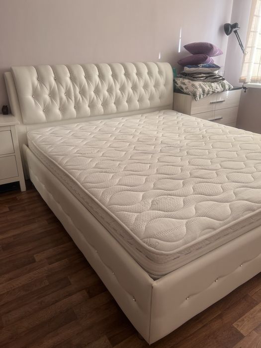 Кровать двухспальняя