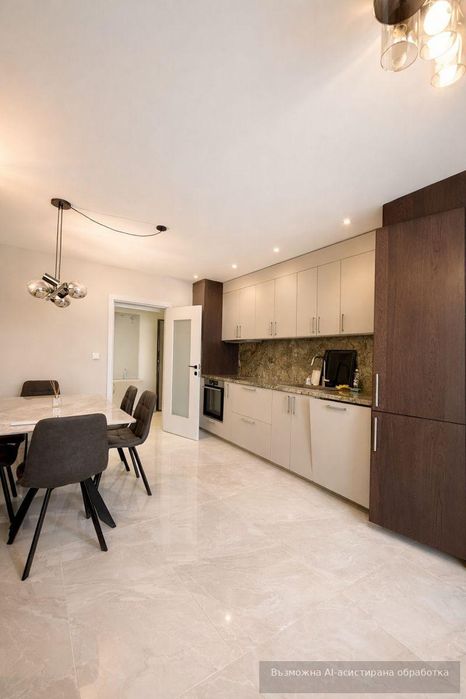 Дава се под наем Тристаен апартамент в Пловдив, Център - 120 кв.м за 661.98 € - Снимка #1