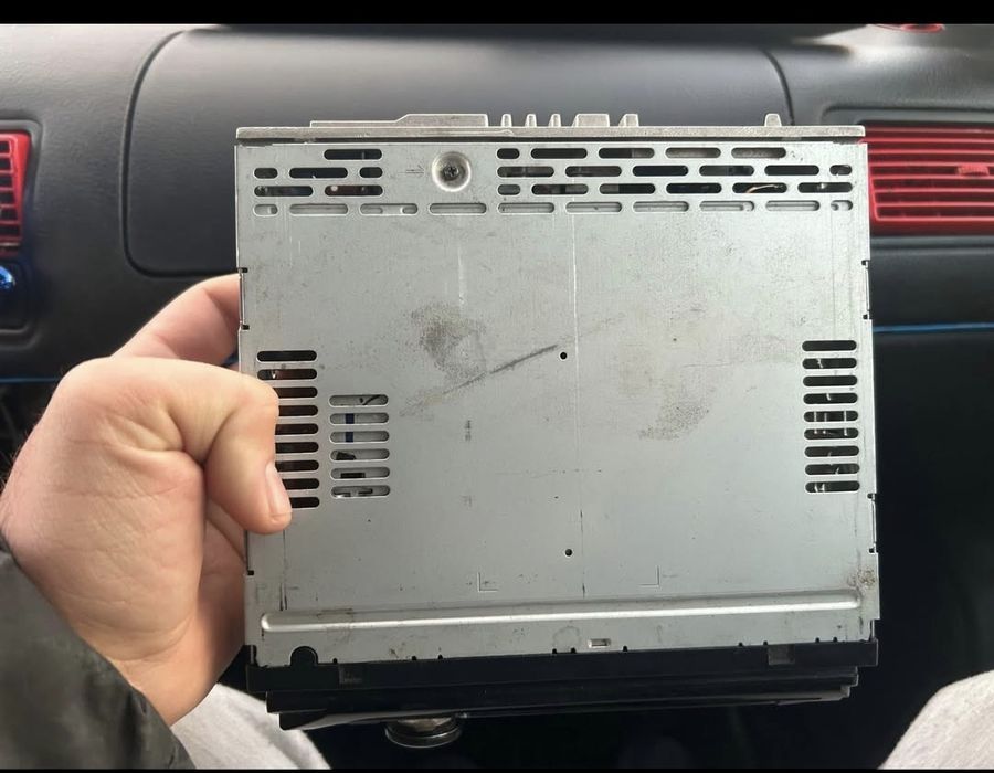 Vând casetofon sony xplod mex-bt2800