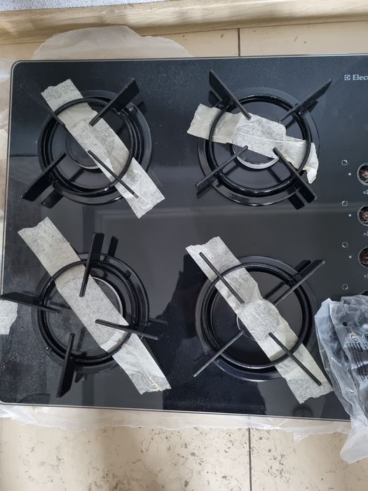 Продам газовую поверхность.