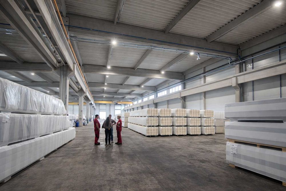 Panouri sandwich vată bazaltică 100 mm – pentru hale, depozite, ferme