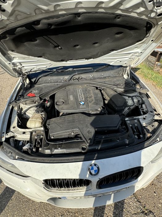 BMW F30 2.0D 2012г На Части