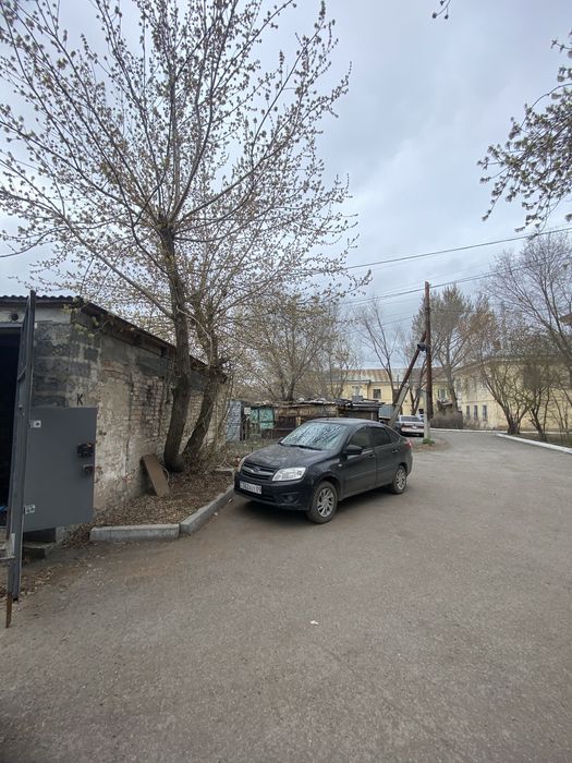 Гараж в центре прихатинска