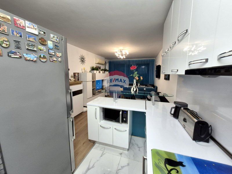 Продава се Двустаен апартамент в Варна, Възраждане 1 - 73 кв.м за 1172 €/кв.м - Снимка #10