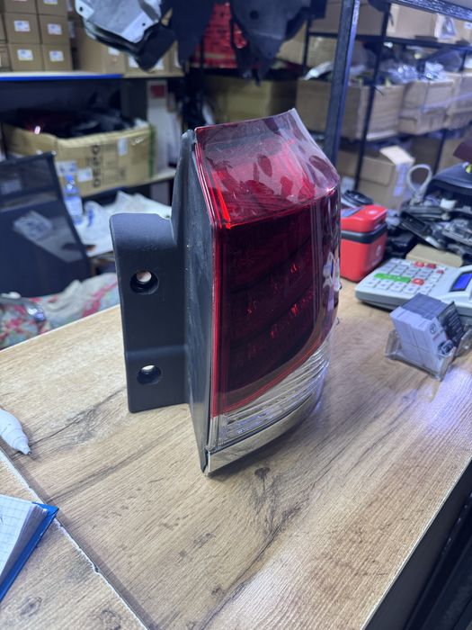 Лексус 570 задний стоп