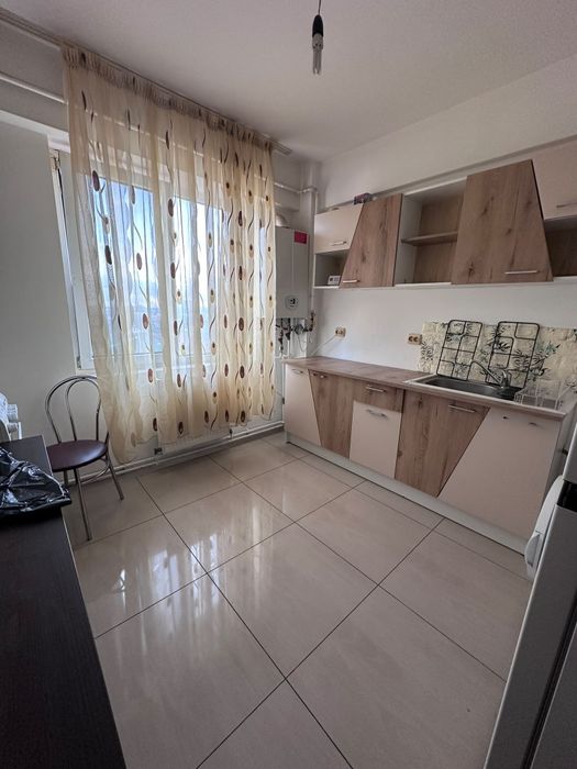 Inchiriez apartament ultracentral in Gaesti