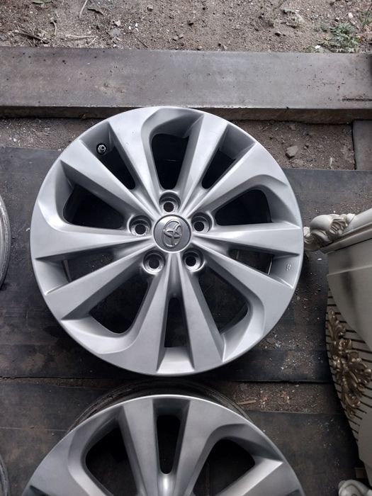 Диски R17 оригинал. На Toyota camri.