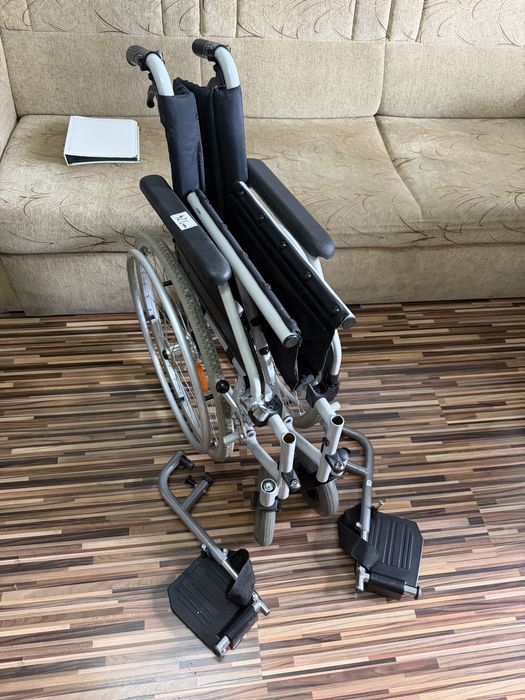 Scaun rulant medical handicap dizabilitati batrani