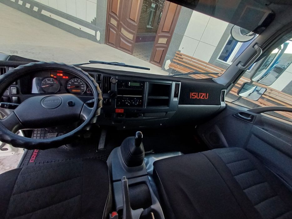 Самосвал исузи 2022