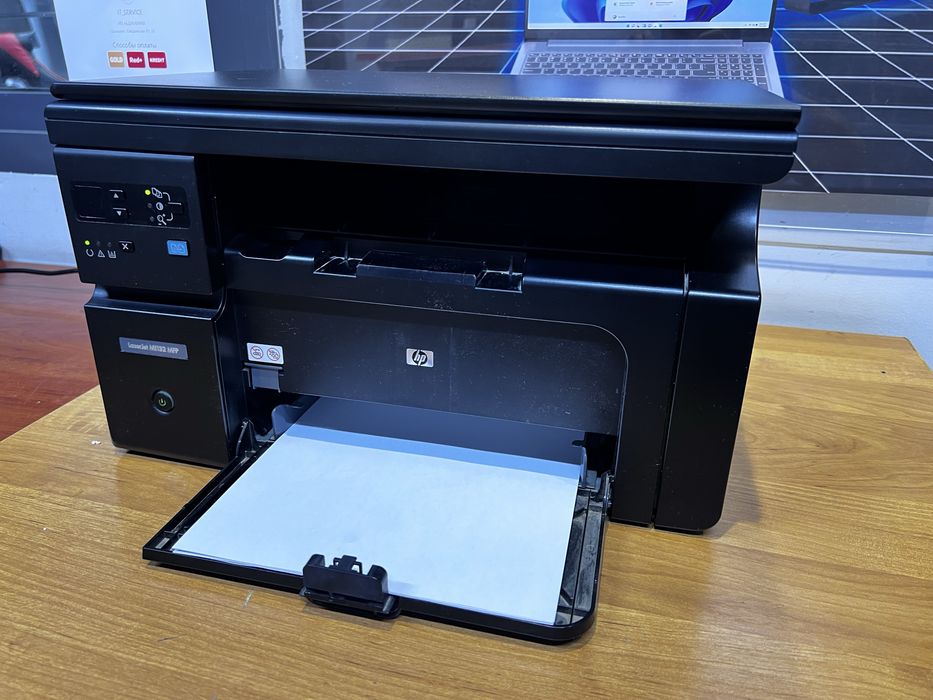 Принтер HP МФУ черно-белый