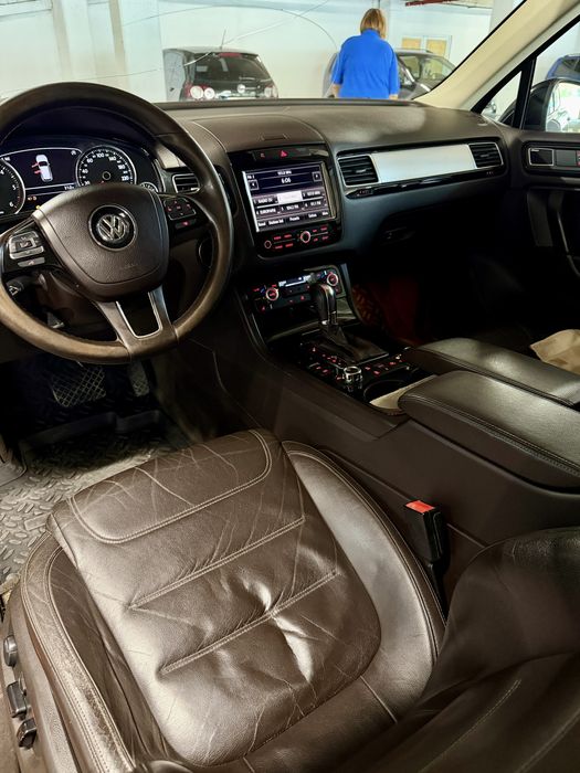 VW TOUAREG R-Line 2012 3.0 CRCA perne