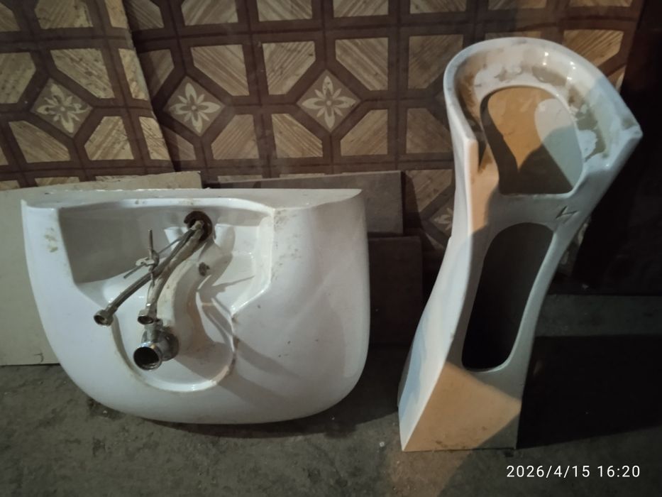 Продам раковину-тюльпан б/у для ванной