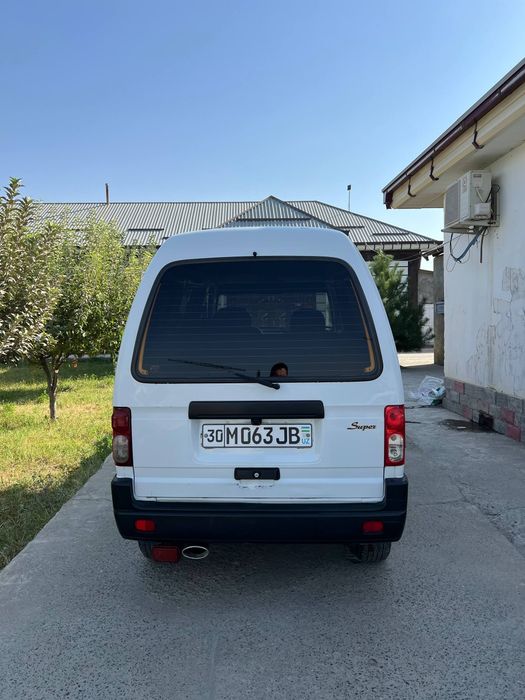 Moshina balonlar yaxshi prapan gaz quyilgan qora kerilda kraska bor