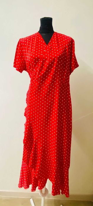 Продам женские платья