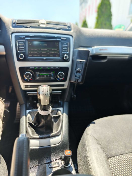 SKODA Octavia 2009 — imagine 1
