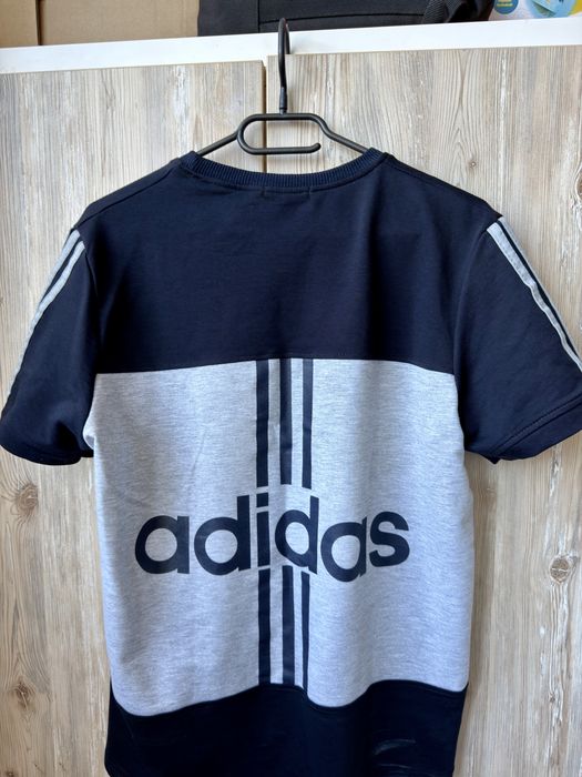 Compleu tricou si pantaloni