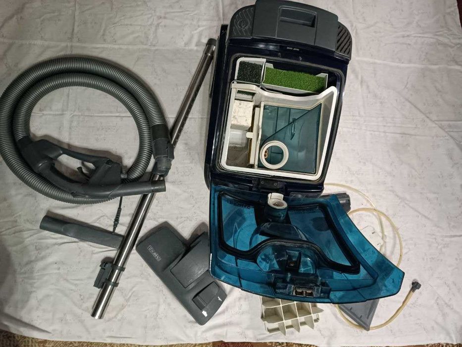 Продается пылесос моющий THOMAS  AQUA+ рабочий с аква фильтром