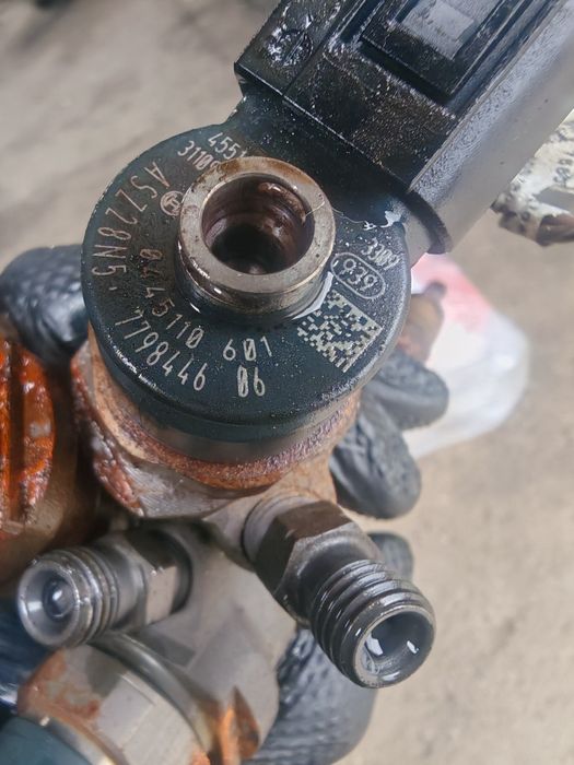 Injector bmw e90 163 cp 143 cp