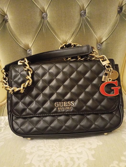 Продам сумку Guess